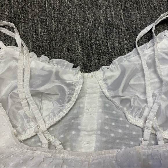 White tank top/blouse - Picture 3 of 5